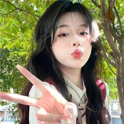 男生女生向前冲